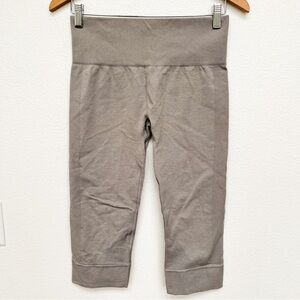 THRU Lululemon Seamless Cropped Leggings Size 8